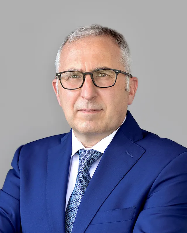 Foto retrato de Italo Robeo, Country Manager Italia en DVP Solar