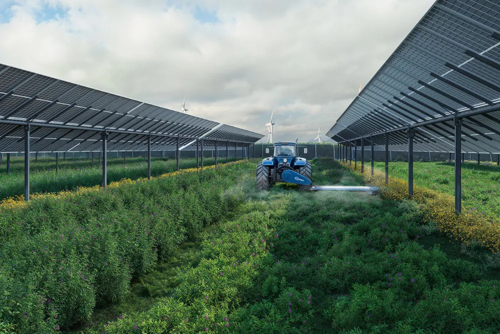Proyecto AGri-PV: maquinaria segando entre las hileras de paneles solares
